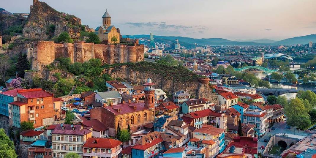 Kışın en keyifli kaçamağı! 2 saatlik uçuş mesafesinde: Yılbaşı tatili için popüler rota oldu 5